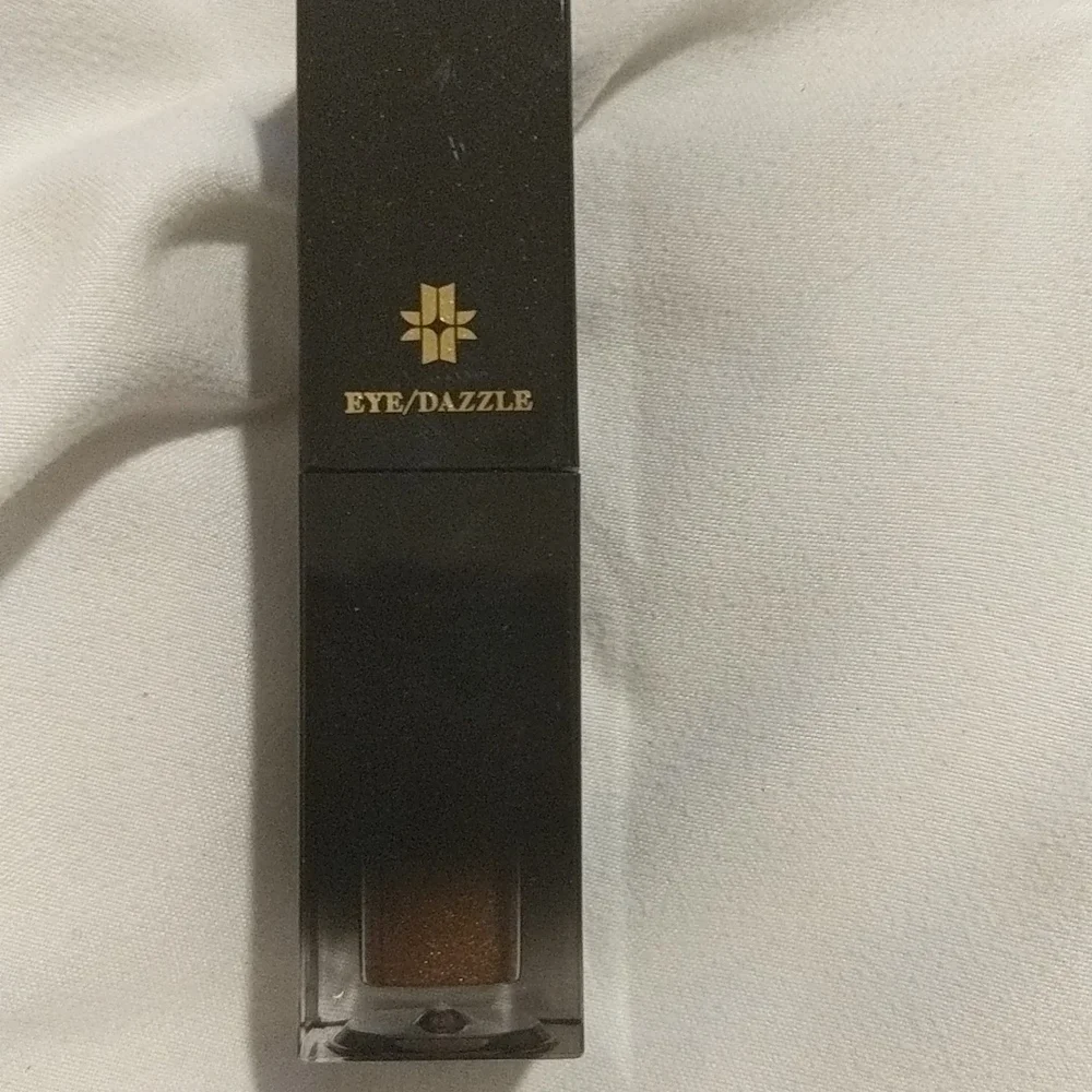 NWT Rub on eyeshadow